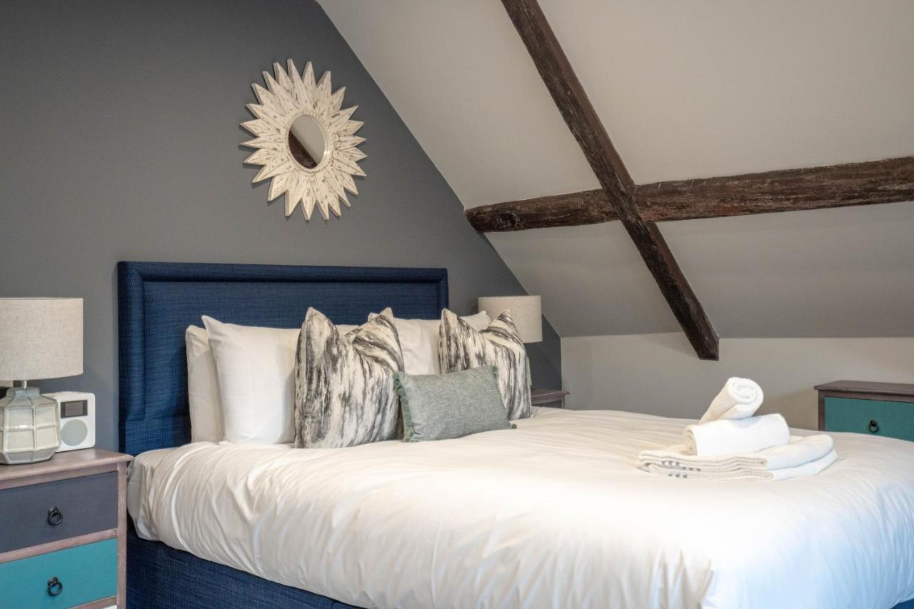 Old Abbey House Hotel *